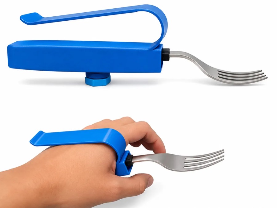 Adaptador de cubiertos impreso en 3D sujetando un tenedor en la mano